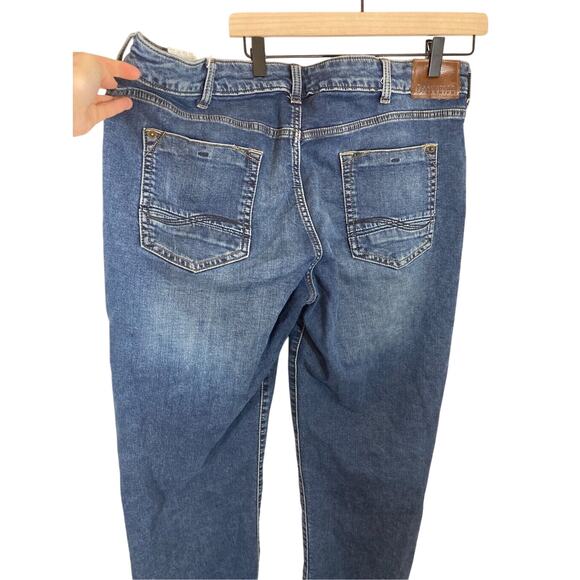 L342 Men's Lees Modern Casual Straight Leg Bootcut Jeans 40x32L - Picture 4 of 5